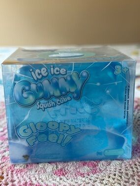 🧊 Ice Ice Gummy Squish Cube 🧊 EXTRA LARGE - Blue🧊 NWT 🧊